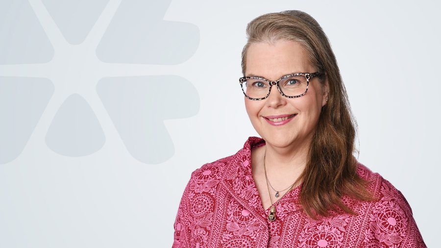 Jutta Hartikainen: Eteenpäin sanoi mummo lumessa!